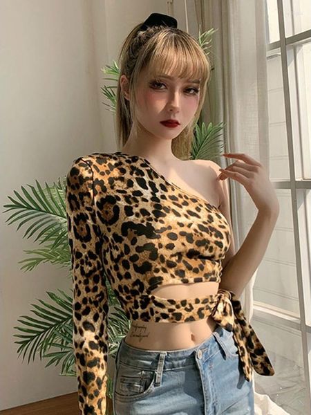 T-shirt da donna 2023 Summer Leopard Print Skew Collar Off Shoulder T-shirt Casual Sexy Slim Top ritagliate Donna Bow Bandage Y2k Estetica