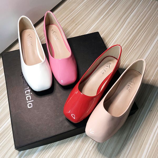 Sapatos baixos femininos de couro sintético com cabeça quadrada e vermelhos chineses tamanho 33-43 Zapatos Planos De Mujer Slipons de qualidade agradável