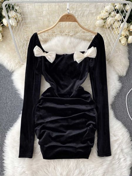 Vestidos casuais Conjunto sexy Hips Mini Moda Black Y2K Bow Design Ruched Velvet Gothic Dress Party Korean Vestidos P230606