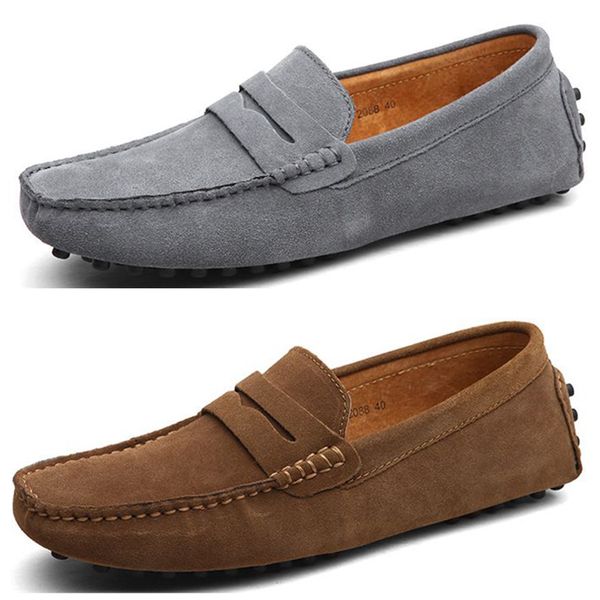 Sapatos versáteis de couro genuíno Bean cáqui cinza prateado para o verão masculino Novos sapatos de couro casuais coreanos, sapatos respiráveis e preguiçosos, siga a tendência dos sapatos masculinos