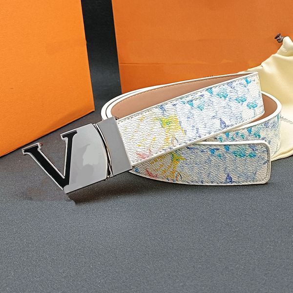 Nuova cintura da uomo Graffiti bianchi Cinture di design di lusso estive per donna Classica fibbia a V Jeans Ceinture Accessori casual Larghezza 3,8 cm Con scatola
