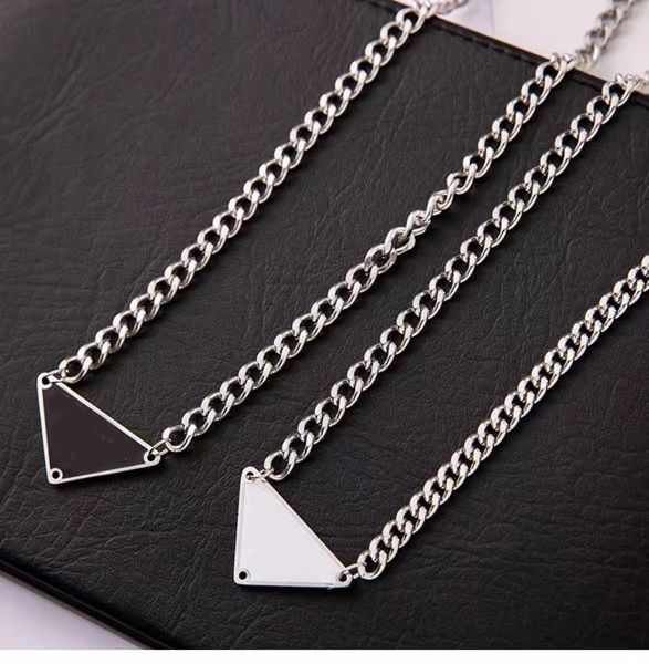 Designer-Dreieck-Halskette aus 925er-Sterlingsilber für Mann und Frau, geometrische kubanische Kette, Buchstaben, modischer Anhänger, läuft nie an