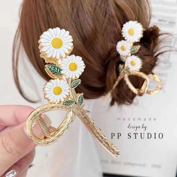 Клипы для волос Barrettes Daisies Lily Clower Claw New Sweet Women Metal Hair Hair Daisy Shark Clip Headwear Accessy Tiara 2024