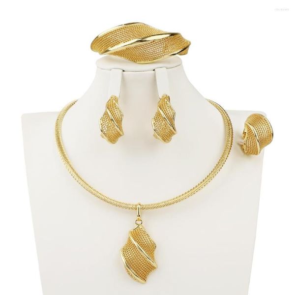 Halskette Ohrringe Set 2023 Dubai Modern Damen Hollow Out Armband Ring Modeschmuck Goldfarbe Jahrestag Hochzeitsgeschenk