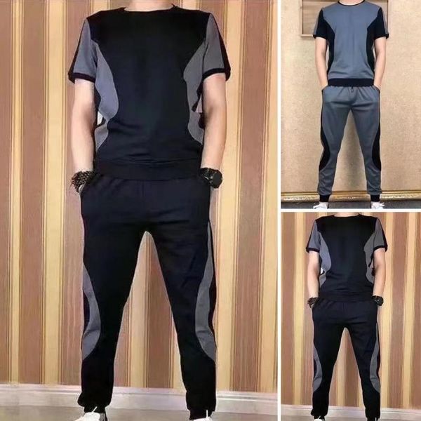 Conjuntos de corrida Arrival Men's Cool And Fin Sleeve Short Sleeve T-shirt Pant Two-Piece Set T-shirt Solid Shirt Trousers Home Ternos Masculino Tamanho M-5XL 957