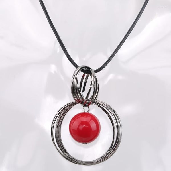 Collane con ciondolo Ocean Red Pearl Ball Long Paragraph Maglione Collana a catena Cerchi Simulato Regalo di gioielli di moda femminile