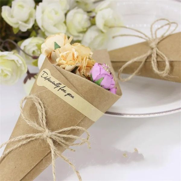 Partybevorzugung Retro Kraftpapier Geschenkverpackung Blumenstrauß Primärfarbe Kegel Trockenblumen Verpackung Box DIY Seil Süßigkeiten Hochzeit Valentinstag JN08