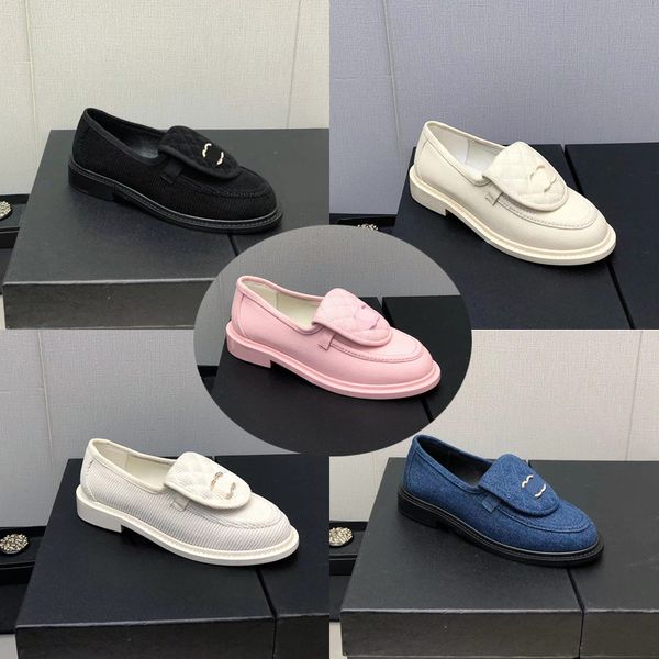 2023 Quattro stagioni Interlocking Stile britannico Mocassini sandali da donna denim di lusso di design Traspirante morbido Sandalo casual da donna Testa tonda Fagiolo scarpe pigre antiscivolo