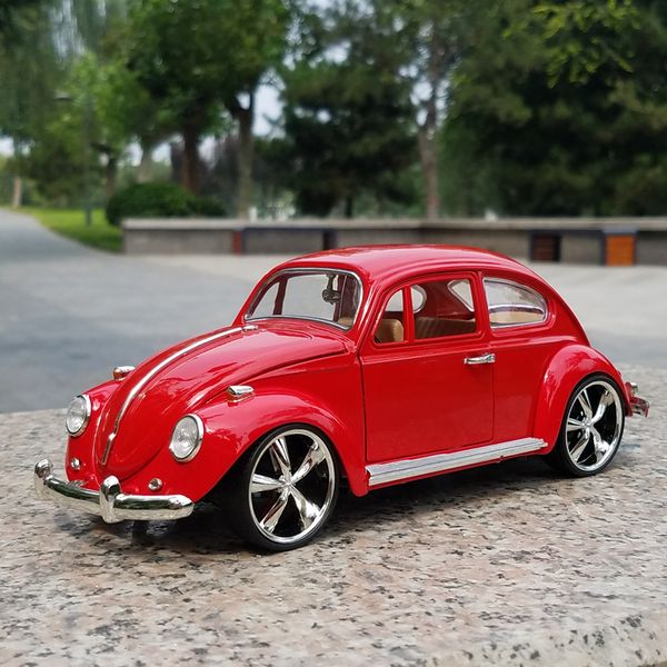 Diecast Model 1 18 DieCast Classic Car Beetle Alloy High Simulation Toy Collection Decoration Boy Gift 230608