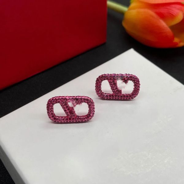 Orecchini geometrici minimalisti di design di vendita calda Gioielli di moda a cerchio da donna di lusso Orecchini di perle in metallo Gioielli di perno anallergici non sbiaditi di alta qualità