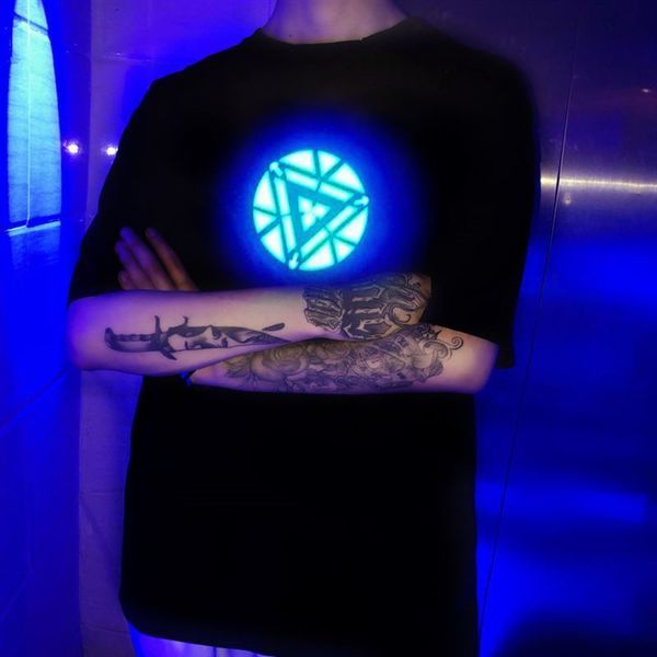 Costumi di gioco di ruolo Adulti Eroi Uomini Illuminati LED MK VI Arc Reactor Prop Costume Camicia Costumi da supereroe Cosplay