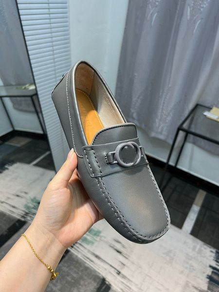 Роскошные туфли дизайнер Designer Mule Loafers Кожаные мужчины квартиры принц городская корова черная повседневная обувь круглые головы классические скользящие лоферы