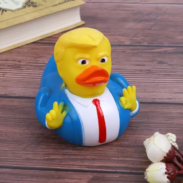 Karikatür Trump Duck Banyo Duş Su Yüzen ABD Başkan Kauçuk Ördek Bebek Oyuncak Su Oyuncak Duş Ördek Çocuk Banyosu Şamandıra Oyuncakları