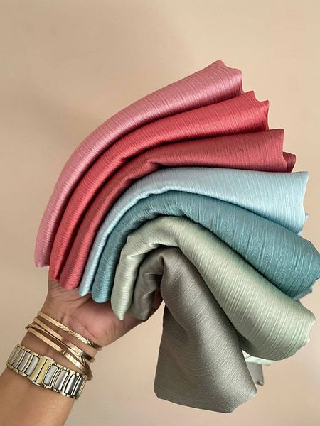 Hijabs hijabs medina шелк с твердыми цветами платки головокружение шарф шарф с плиссированными шарф