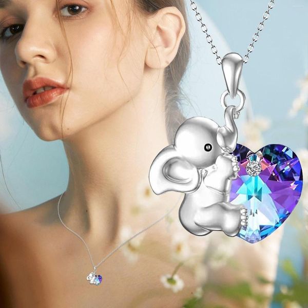 Catene Collana con ciondolo a forma di lettera Moda europea e americana Diamante Elefantino femminile con ciondolo a cuore in cristallo