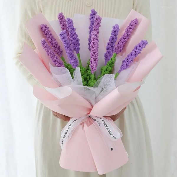 Dekorative Blumen Lavendel Künstliche geflochtene Blume Handgestrickter Häkelstrauß Kreative handgemachte Hochzeit