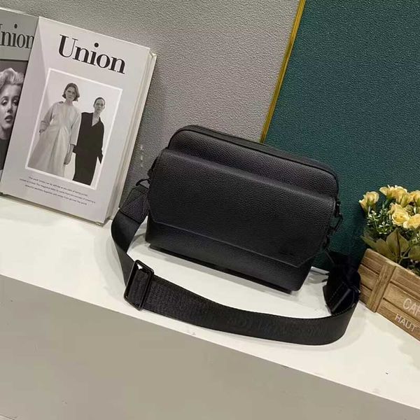 M22482 Nuova borsa a tracolla di design Borse a tracolla Fastline di lusso da uomo di alta qualità tasca a tracolla da uomo cartella portafogli da esterno