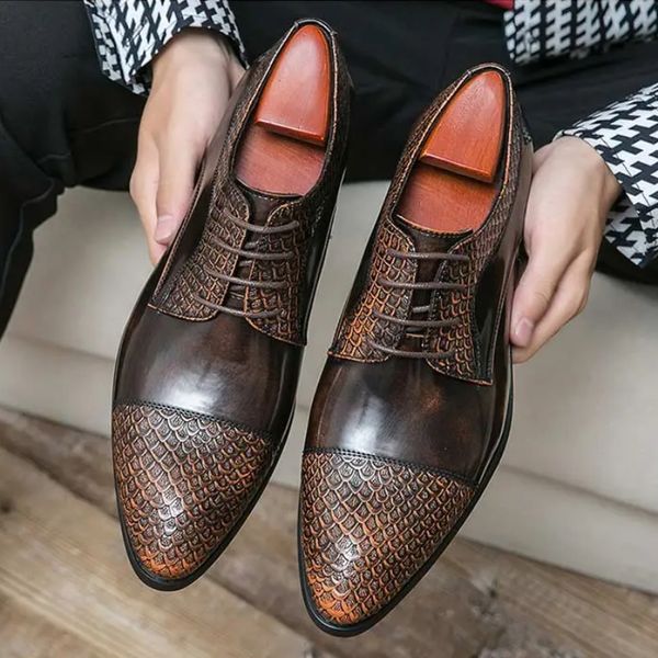 Derby Shoes Men PU Stitching Low Lace Up Color Solid Boate Barber Shoes Confortável Fashion Postal Free Size 38-48