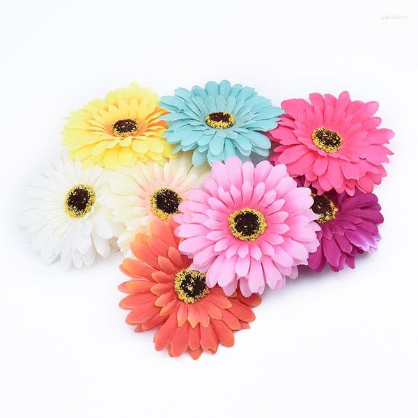 Dekoratif Çiçekler 50/100 Parça Yapay Çiçek İpek Gerbera Duvar Düğün Gelin Aksesuarları Gezerek Scrapbook Ev Dekor Diy Hediye Kutusu