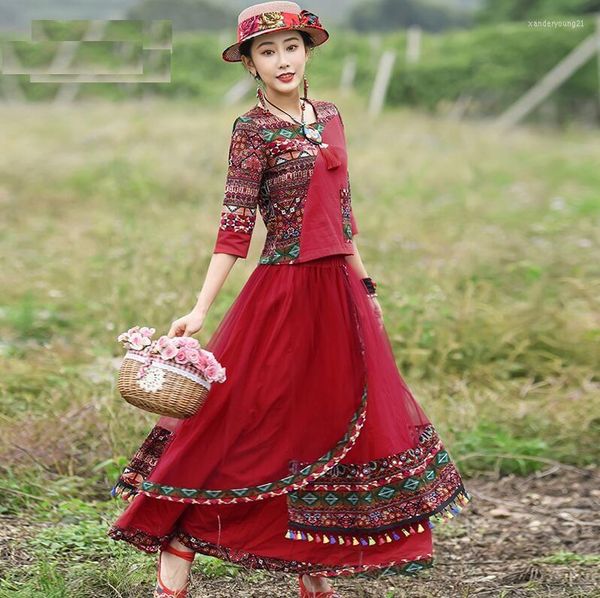Abbigliamento etnico Vacanze Stile nazionale Due pezzi Abbigliamento da donna Gonna in cotone e nappa in rete Abito rosso in primavera autunno