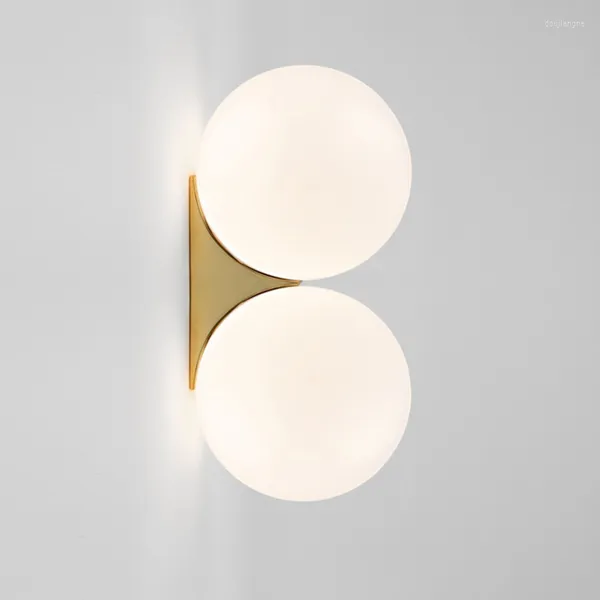 Lampada da parete Nordic Minimalista Modern Art Designer Personalità Creativa Sfera di vetro Decorazione Applique Corridoio Camera da letto Luci da comodino