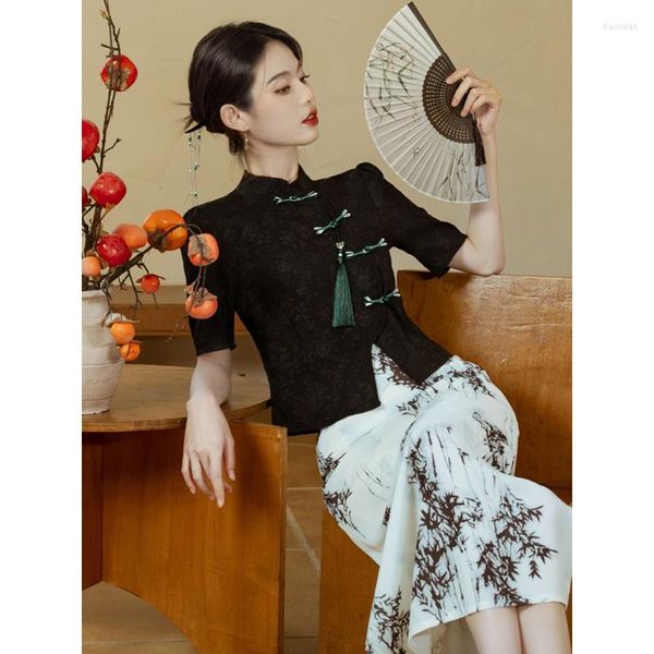 Ethnische Kleidung Moderner Tang-Anzug im chinesischen Stil für Frauen, schwarzes Jacquard-Hemd mit grünen Knöpfen, Bambus-bedruckter Rock, verbesserter Retro-Cheongsam