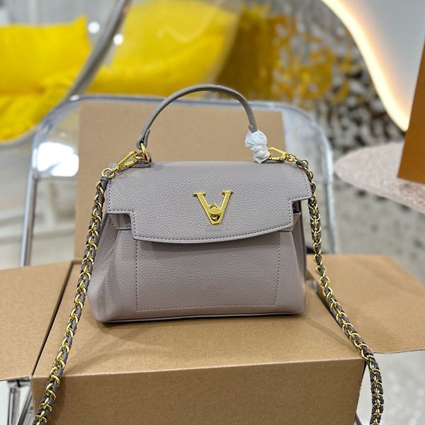 2023 Top Luxury Louie Woc Evening Designer Bags Women Classic Clutchs Wallet On Chain Handbag Lock Me Mini Lychee Leather Crossbody Bag Shoulder Flap Size 25cm