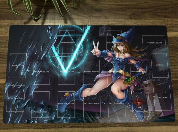 Poggia New Yugioh Yugioh Playmat Dark Magician Girl Card Card Game CCG TCG Mat Mouse Pad con zone + Regalo per bagagli gratuiti