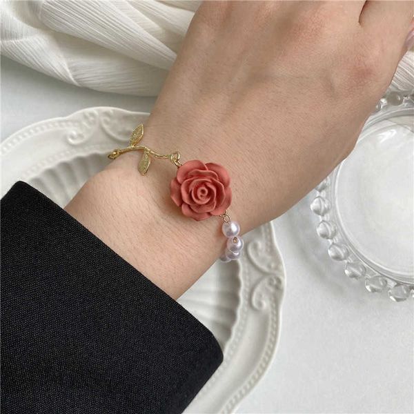 Charm Bracelets Rose Flower Retro Baroque Pearl Bracelets Cute Romantic Korean Hand Ornaments Wedding Party Jewelry for Girls Lover Gifts Z0612
