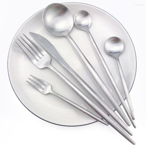 Set di stoviglie 36 pezzi Set argento opaco Posate di lusso Coltello da tavola in acciaio inossidabile Forchetta per torta Manico lungo Scoop Stoviglie