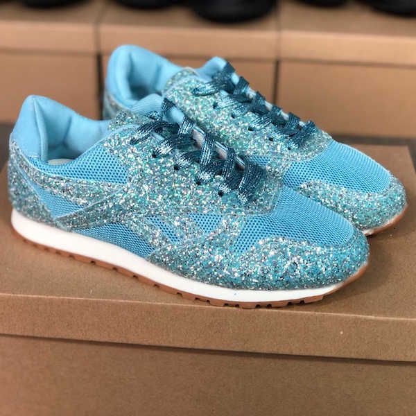 Scarpe di lusso di design da donna Sneaker da corridore con paillettes blu nere Chic Scarpe da ginnastica comode piatte con lacci Scarpe casual da sposa per feste