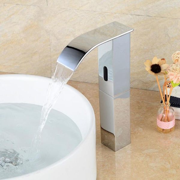 Rubinetti del lavandino del bagno L'intero rubinetto a induzione integrato in rame Bagno Rubinetto singolo automatico