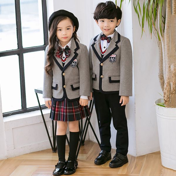 Kleidungssets Jungen und Mädchen Kindergarten Britischer Stil Kinderklassendienst Herbst und Winter Grundschuluniformen Dreiteiliger Anzug 230612