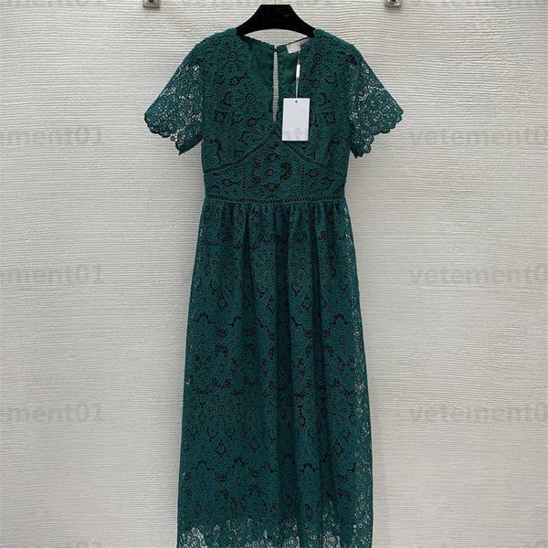 Designer-Sommerkleid in Übergröße, maßgeschneiderte High-End-Spitze, wasserlöslicher Stoff, hohl, durchsichtig, schlankmachend, dünnes Kleid mit V-Ausschnitt, Designer-Kleidung