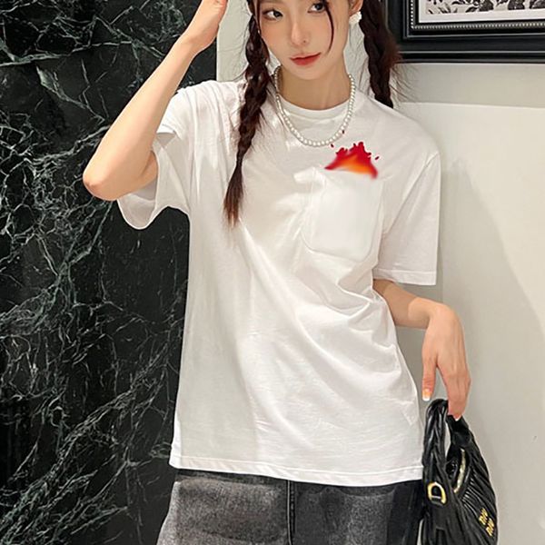 Camiseta feminina Classic Flame Embroidery T-shirt masculina e feminina solta de manga curta