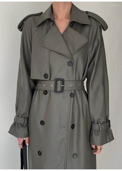 Trench coat in PU grigio lungo primavera autunno in pelle da donna per donna Cintura manica raglan Runway Designer di lusso Moda europea