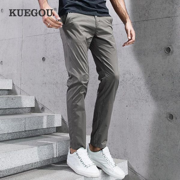 Calças KUEGOU Calças Casuais Masculinas de Cor Sólida Fina Primavera Tipo Slim Calças Retas Micro Elásticas Calças Verão Plus Size KK2397