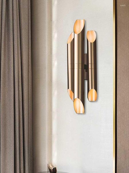 Luminária de parede Boca oblíqua nórdica Pós-moderna Corredor Modelo Design de quarto Criativo Escada Luz Alpendre Personalidade Metal