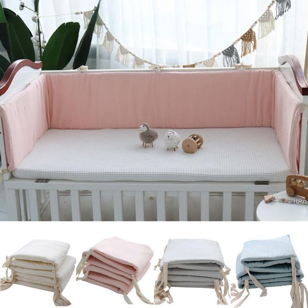 Conjuntos de roupa de cama de algodão com textura macia forro de berço infantil destacável e lavável protetor em torno da almofada nascido em 230613