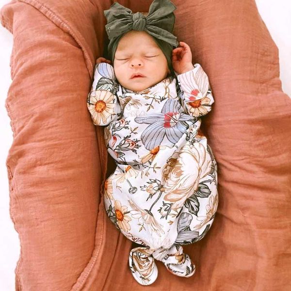 Спальные мешки Новое детское платье с узлом для новорожденных, полосатые халаты для сна, шапочка для пеленания, пижамный комплект унисекс с круглым воротником для возвращения домой