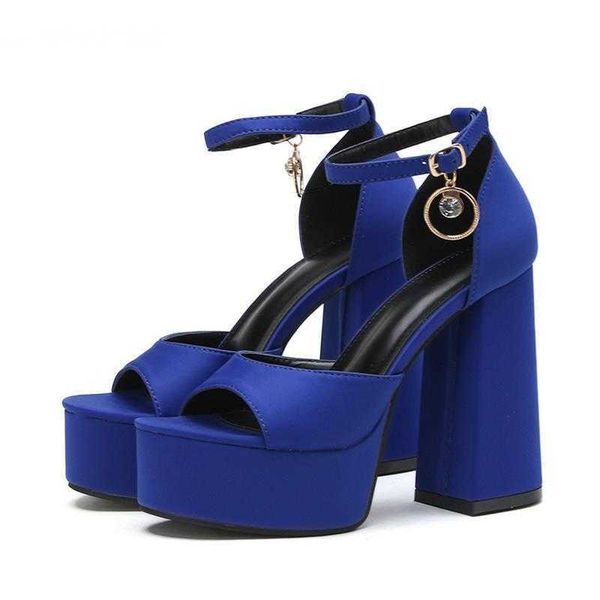 NXY Sandali 2023 Catwalk Style Buckle Strap Donna Fashion Platform Chunky High Heels Nightclub Party Summer Shoes 230511