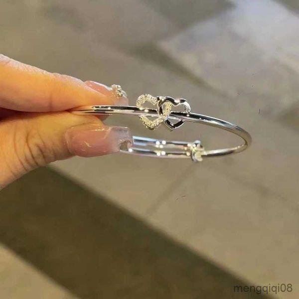 Браслеты регулируемый серебряный браслет изысканный двойной сердце для женщин модные ювелирные изделия для девочек подарки R230614