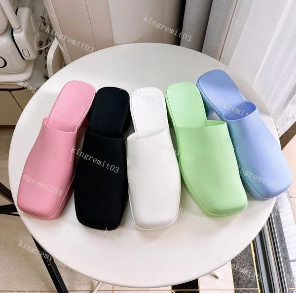 Designer-Hausschuhe für Damen, klobige Gummi-Sandalen, Emed-Kunststoffschaum-Slides, Ton, zeitgenössische Sliders, Baotou-Plateau-Sandalen mit Kastengröße