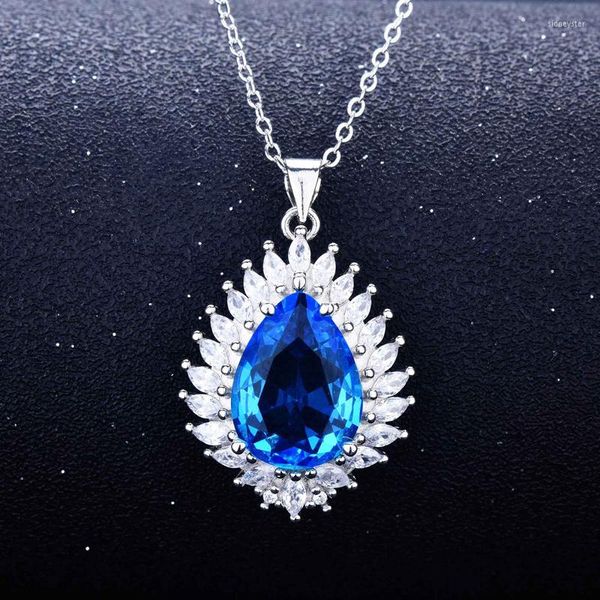 Collane con ciondolo Gioielleria raffinata Goccia d'acqua di lusso Collana con fiamma a forma di pera Intarsio Zircone cubico blu Accessori per feste di matrimonio da donna