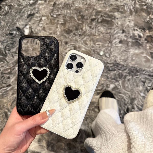 Custodie per cellulari Custodie per cellulari in vera pelle Moda di lusso Designer Diamond Hearts Cover per iPhone Per uomo Donna Casual Trendy Brand Custodia per cellulare Z59T