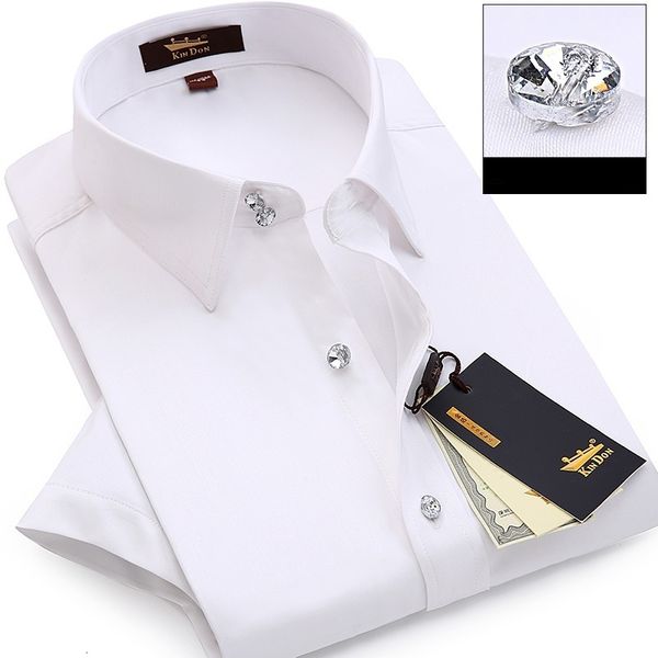 Camisas casuais masculinas de verão botão de cristal sem ferro camisa masculina de manga curta masculina elegante vestido de noiva vestido de casamento luxuoso rosa 230613