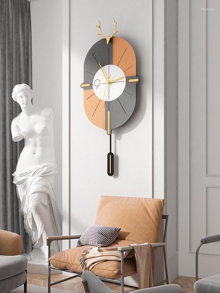 Relógios de parede Personalidade Elegante Relógio Pêndulo Madeira Mudo Luz Luxo Design Moderno Reloj Pared Pendurado Decoração