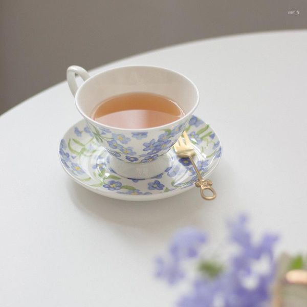 Tassen Untertassen Kaffee und Set Blumen Keramik Nachmittagstee Tasse Dessertteller Elegantes Zuhause Bone China Teetassen Geschirr