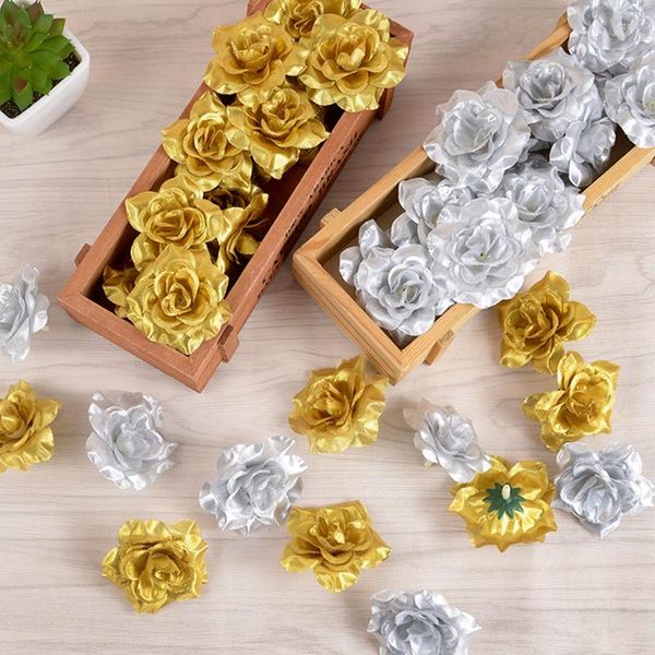 Flores decorativas 10/20/30 pçs 6 cm Ouro Prata Cabeças de flores artificiais Seda Cabeça de rosa para decoração de casa de casamento Guirlanda de Natal Decoração DIY