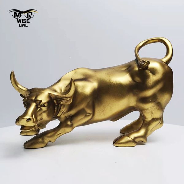 Objetos decorativos Estatuetas Resina Golden Wall Street Bull Estátuas Moderno OX para Casa Oficial Tabletop Decoração Acessórios Escultura Neat 230614